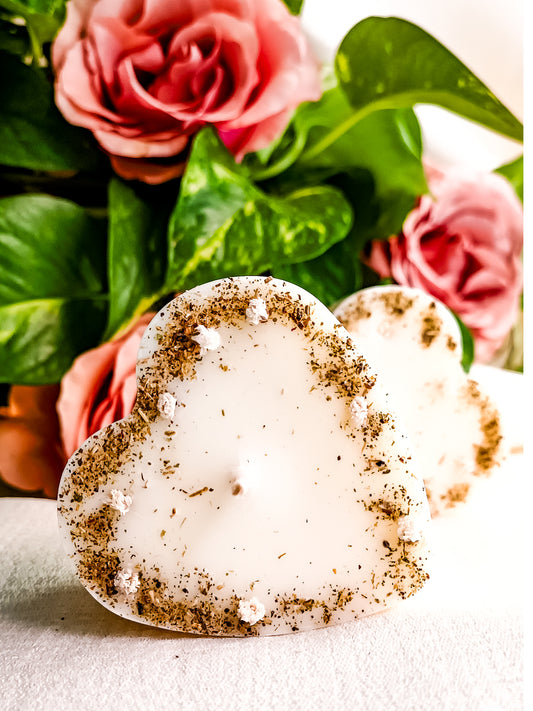 BE HAPPY - Heart-shaped scented candle